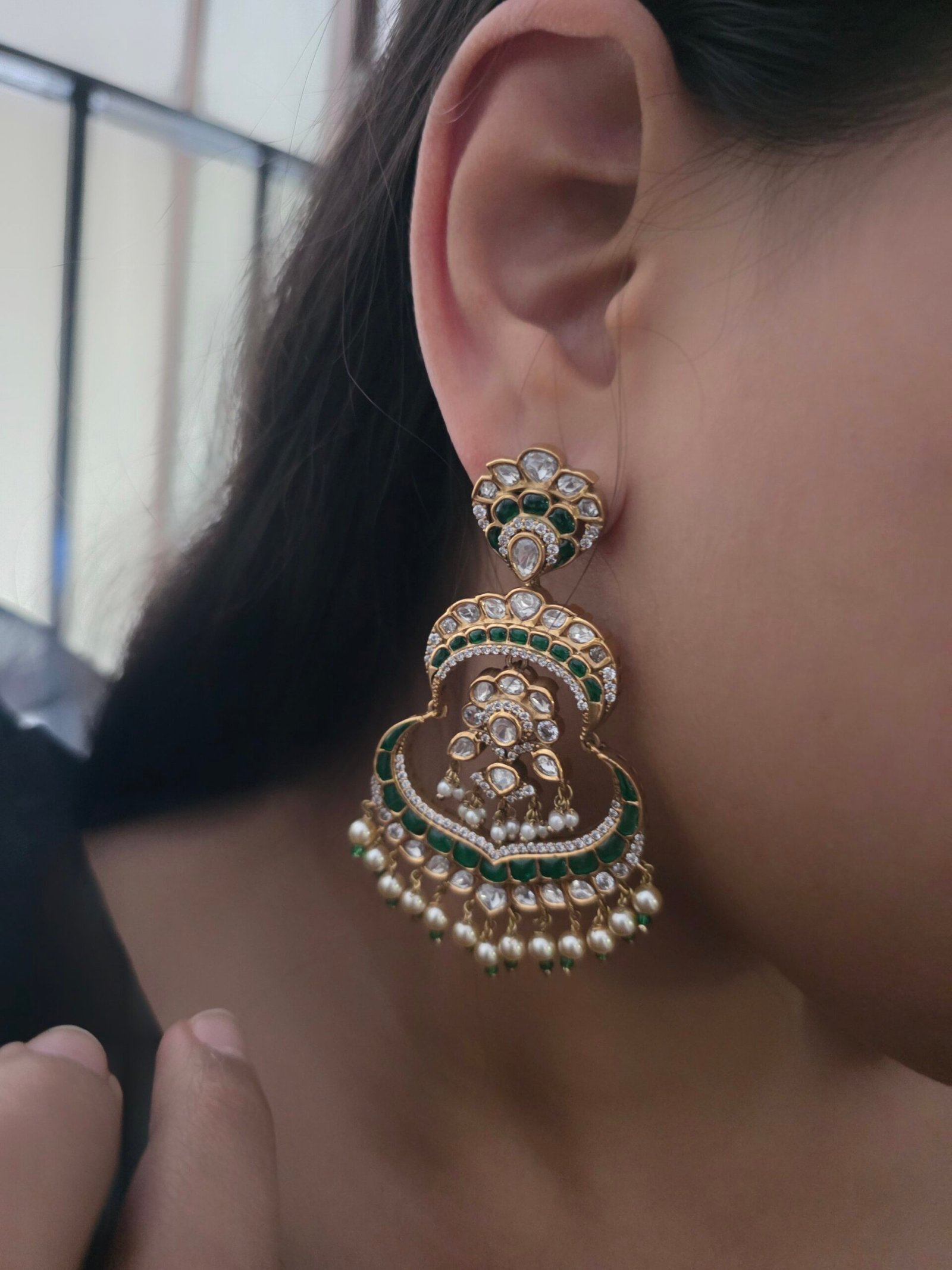madhu-emerald-earrings
